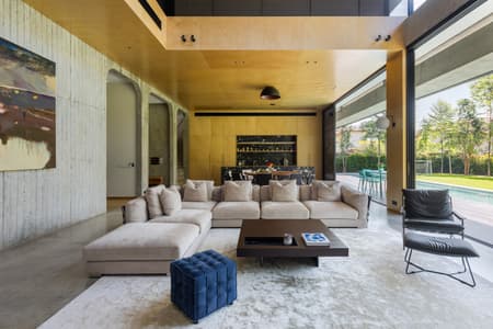 Tropical Shift House